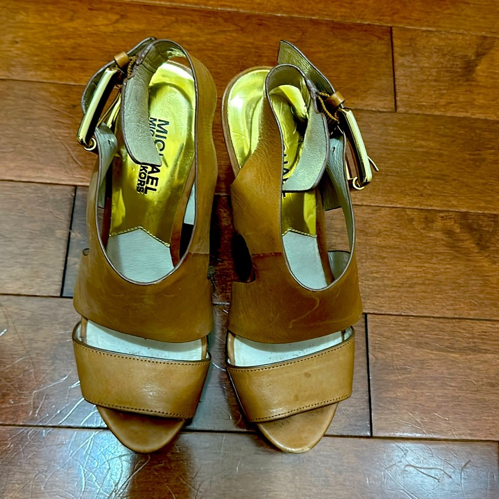 Michael Kors platform sandals size 5.5